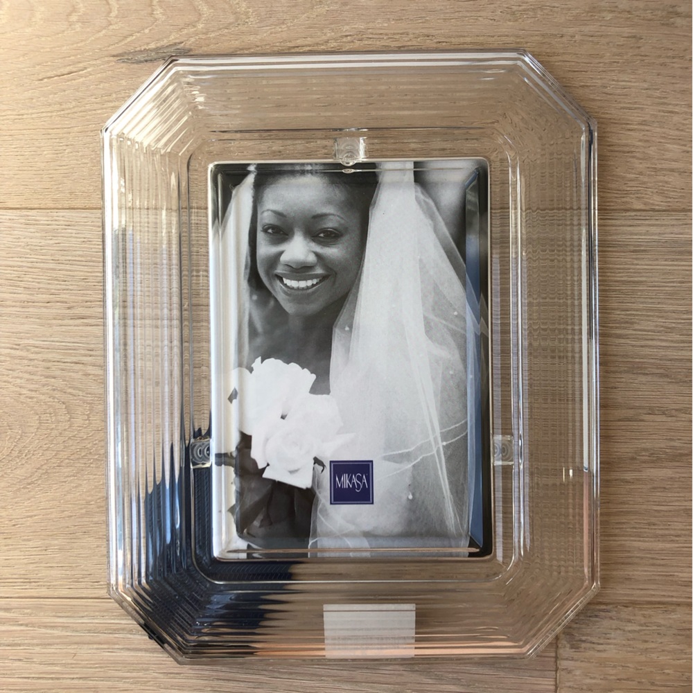 Brand New 5"x7" Mikasa Capital Glass Picture Frame